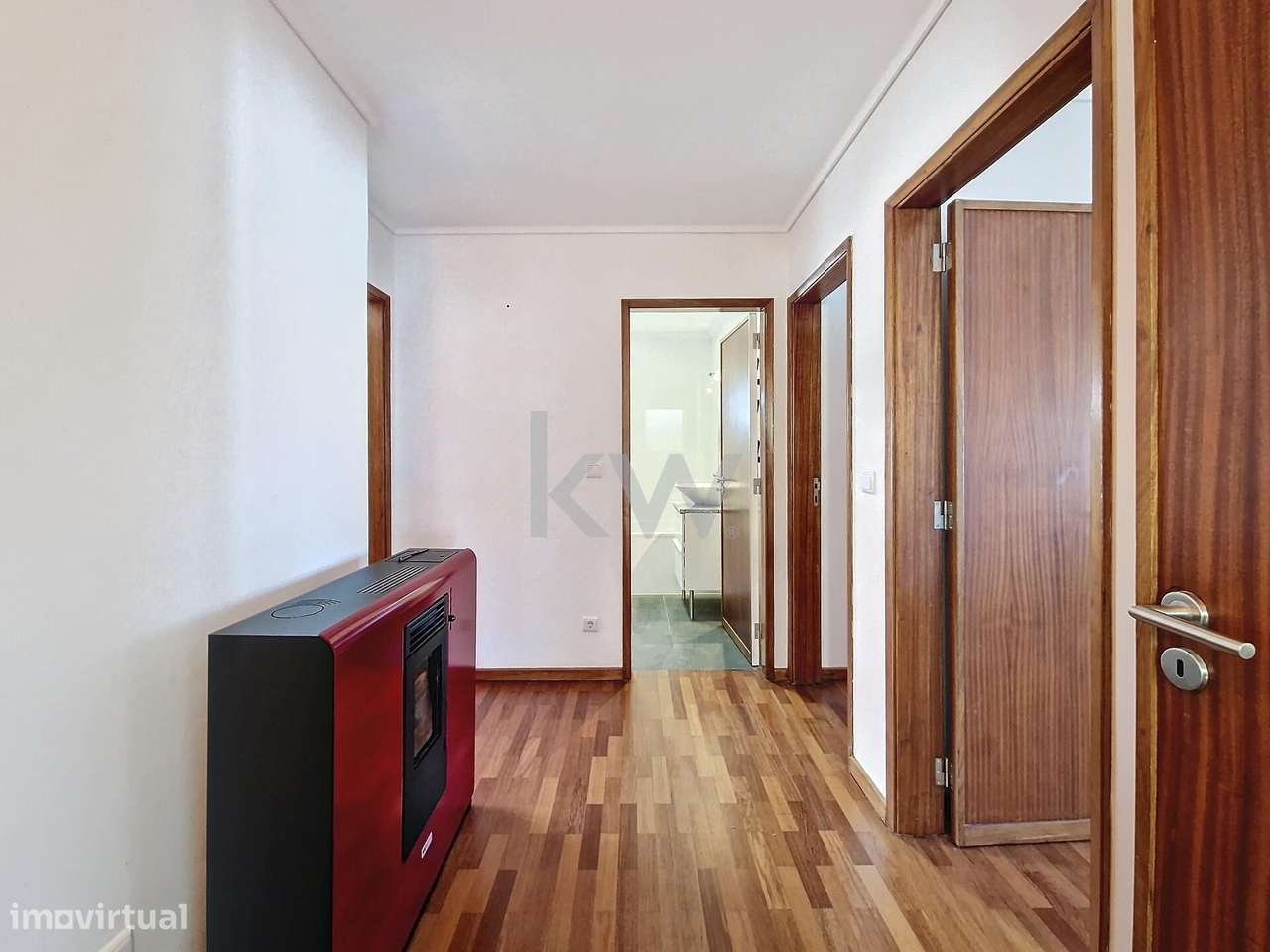 Moradia com 6 quartos, piscina aquecida, anexo e terreno com 2500m2 em-23