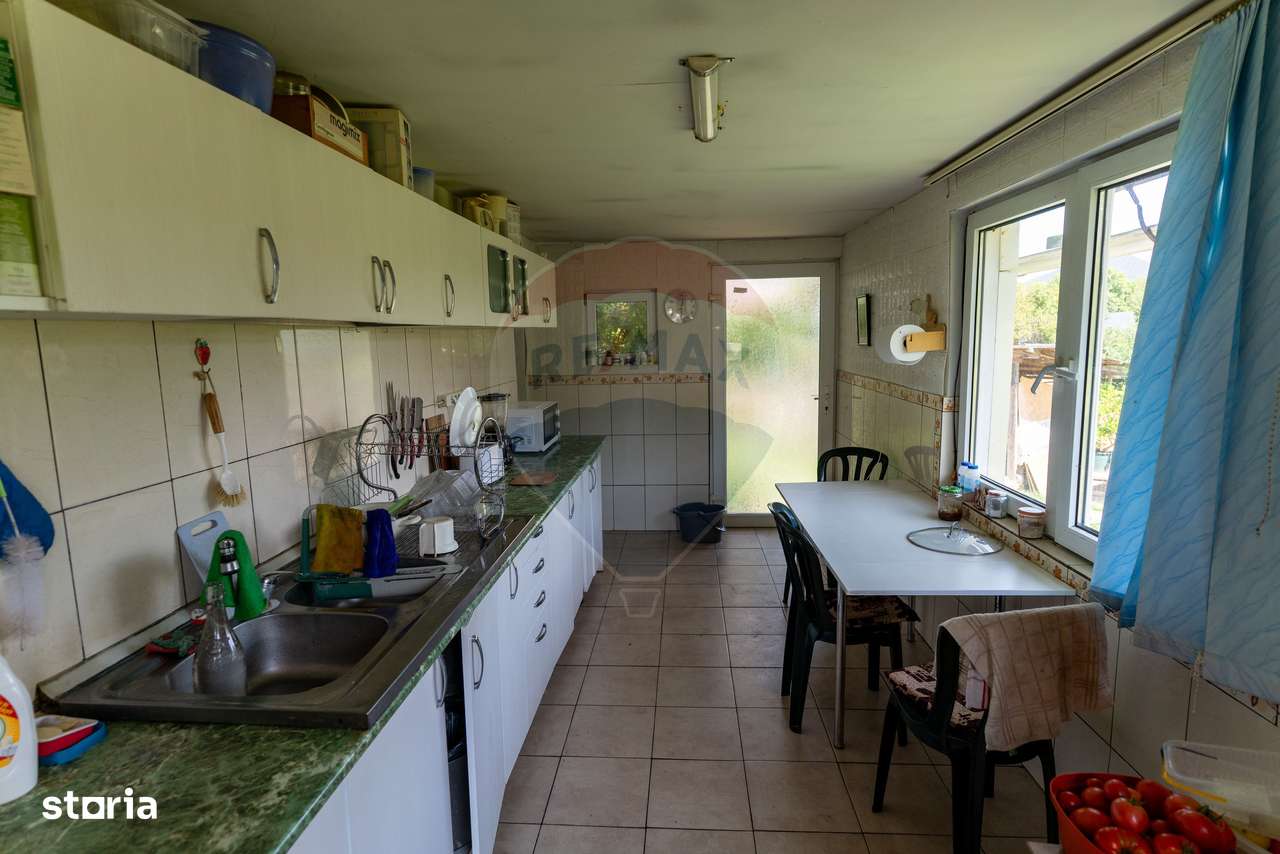 Casă / Vilă cu 10 camere amplasate in 2 corpuri de cladire de vanzare - Imagine principală: 5/20