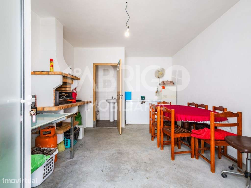 T4 Duplex no centro da Marinha Grande-32