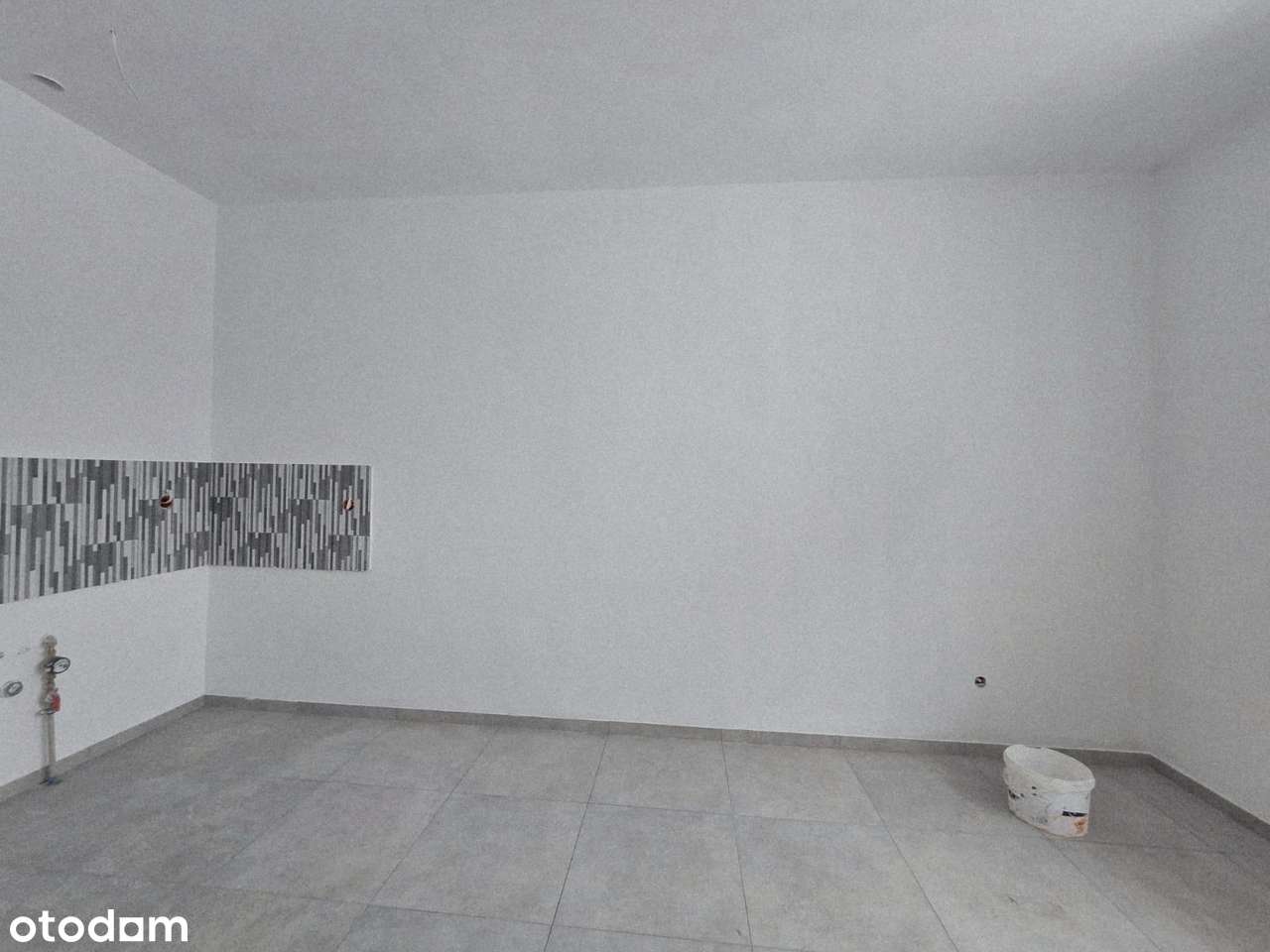 dwupoziomowy lokal na parterze i poddaszu-1
