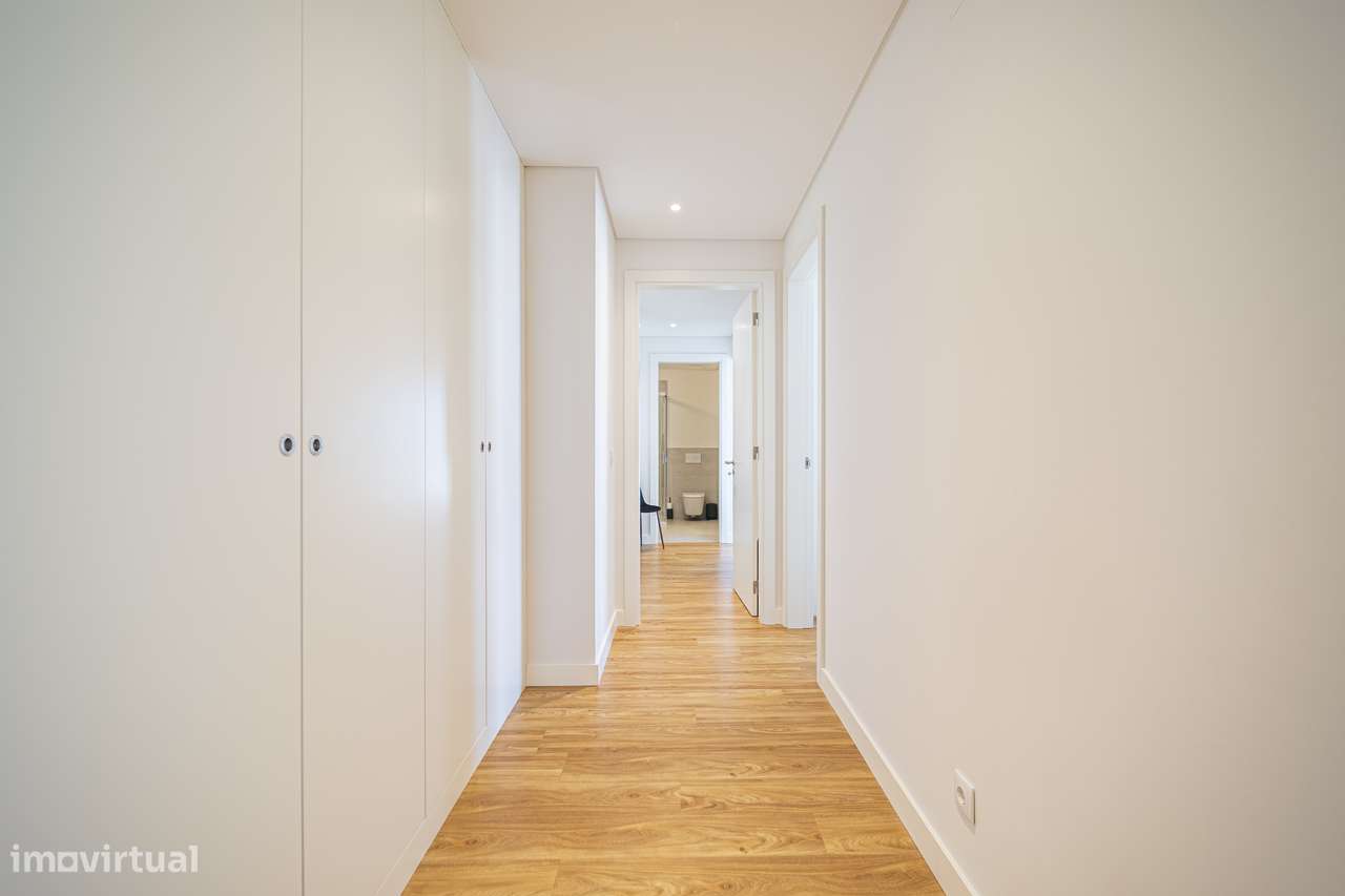 T4 | 183 m² | Miraflores | Vistas Monsanto + Rio-30