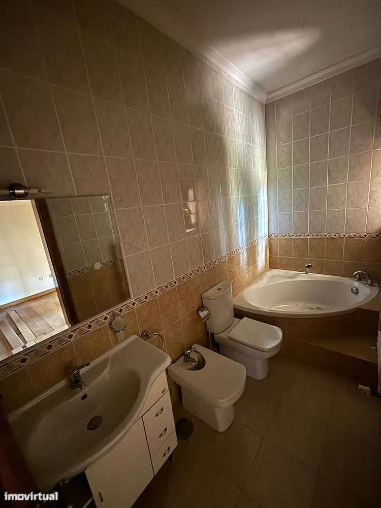 Imóvel de banco : apresente-nos a sua e-16