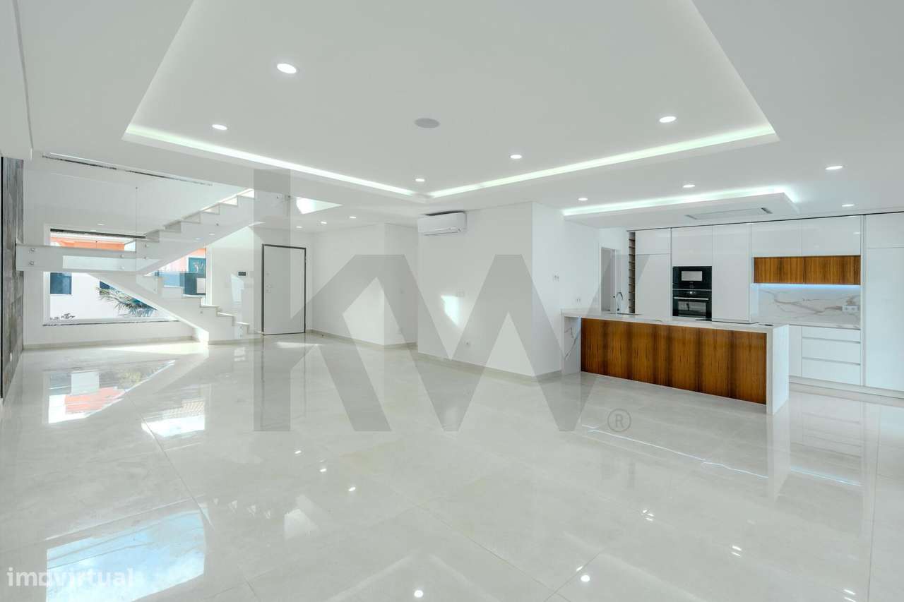 Valadares, Corroios - Moradia T4 em excelente estado, Piscina, Design - Grande imagem: 3/37