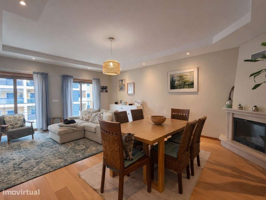 T2 com Varanda e Garagem na Vila Chã - Grande imagem: 2/34