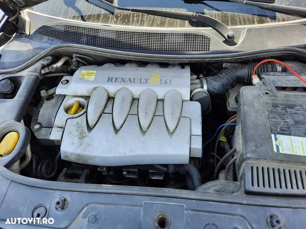 Dezmembrez RENAULT MEGANE 2 - 3