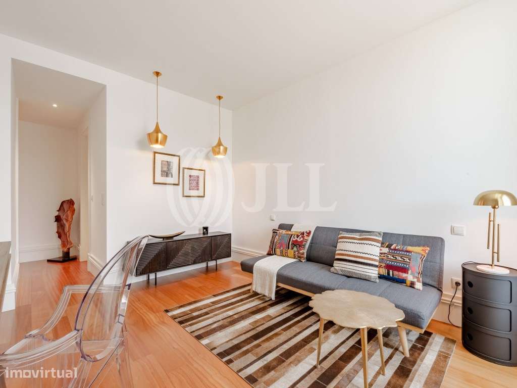 Apartamento T3 com dois lugares de garagem em Aliados, Porto-5