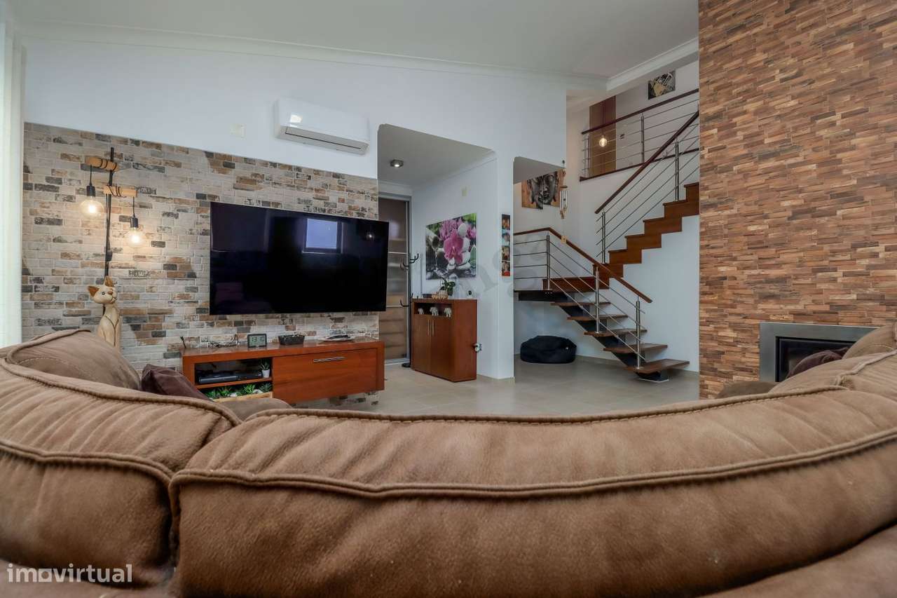 Excelente Moradia  para venda na Aldeia de Santo André-9