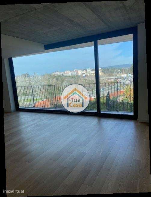 Excelente Apartamento T3 Novo Vista Rio Ao Lado Do Centro Comercial Fo