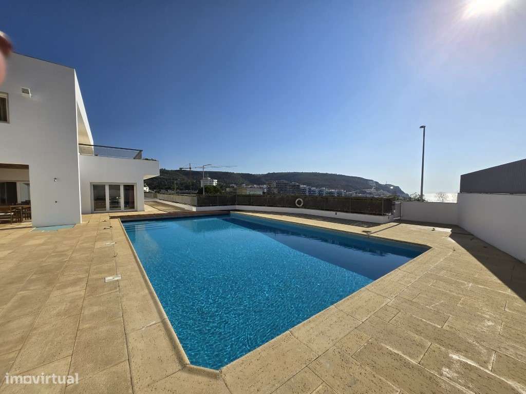 Moradia T5 com Terraço e Piscina - Grande imagem: 4/54
