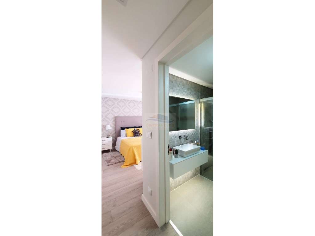 T3 de luxo e requinte com 3 WCS e Garagem nas Lezírias do Infantado-18