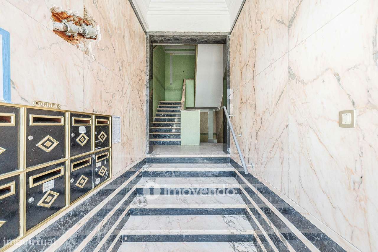 Apartamento T2, com logradouro grande, em Odivelas-38