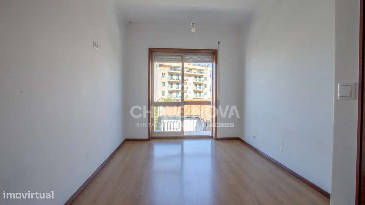 T2 com varanda e 2 casas de banho em Gaia-4