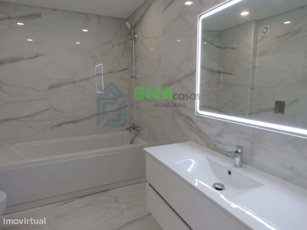 Moradia T4 na Vila da Ericeira-14