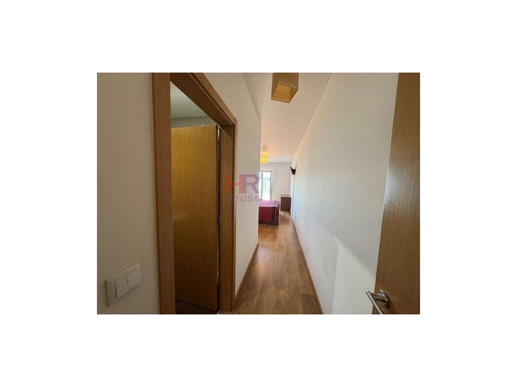 Quinta da Portela Vende-se T2 com garagem dupla.-19