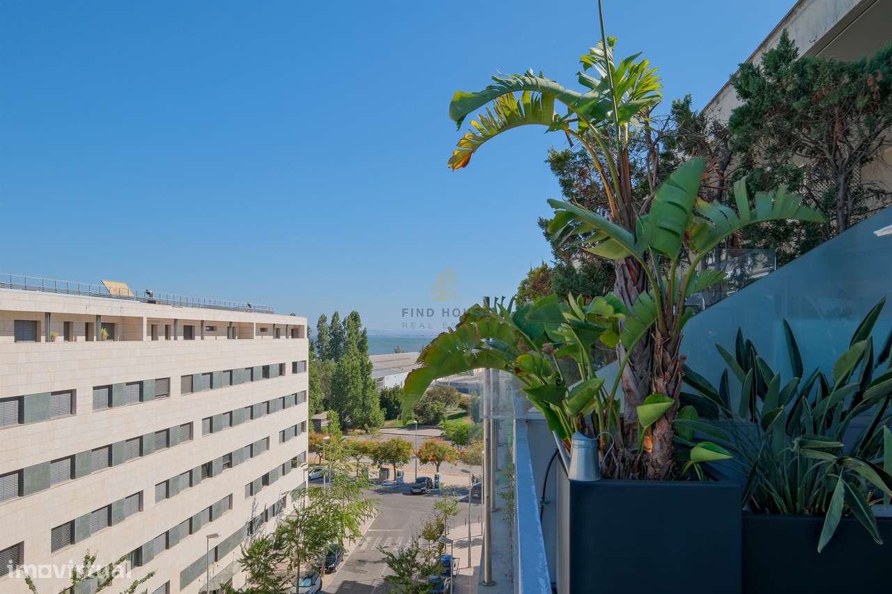 Penthouse T3 com terraço e 3 lugares de garagem na Alameda dos Oceanos-41