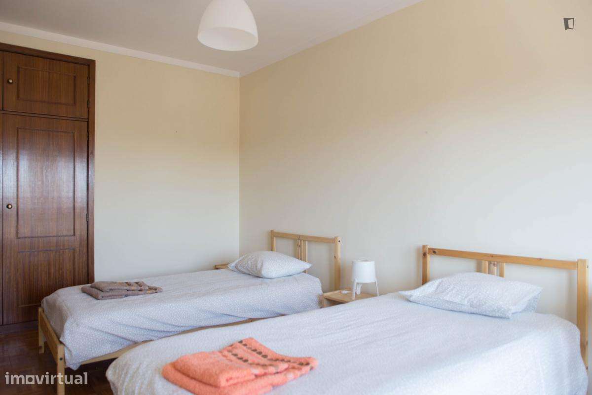 Quarto - localizado em Paranhos Porto - Grande imagem: 4/10