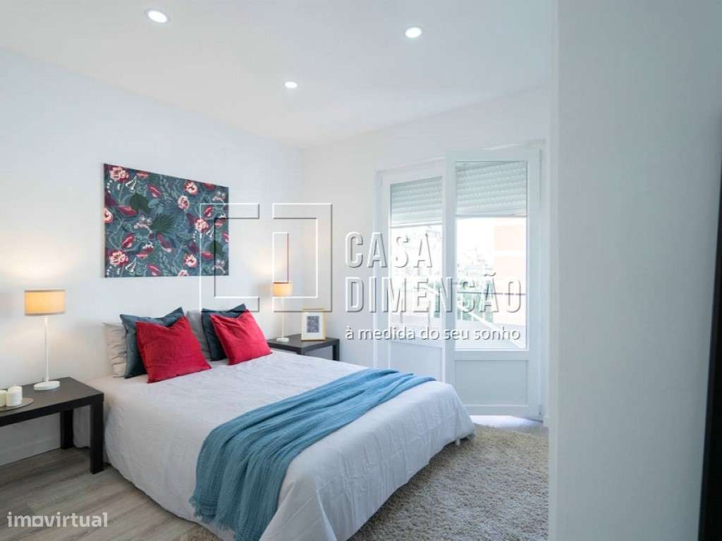 Apartamento de tipologia T3 com varanda, mobilado e equipado em Ben...-40
