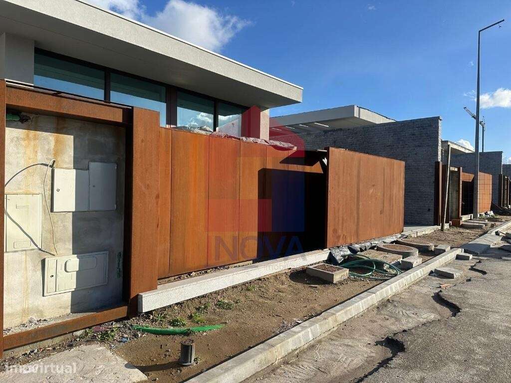 Moradia Banda Térrea com Piscina, Palmeira-12