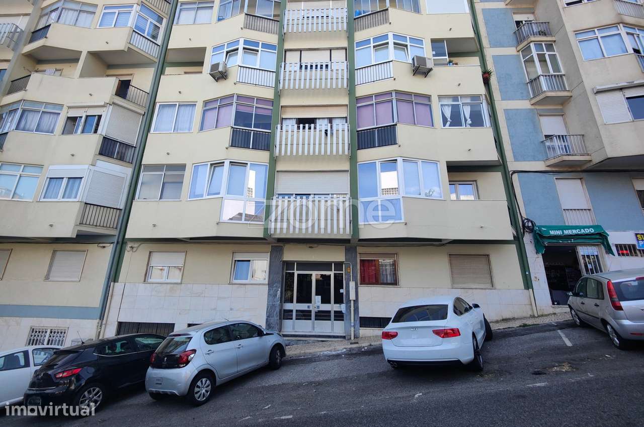 Apartamento T2 Renovado e Mobilado | Monte Abrãao, Queluz - Grande imagem: 1/33