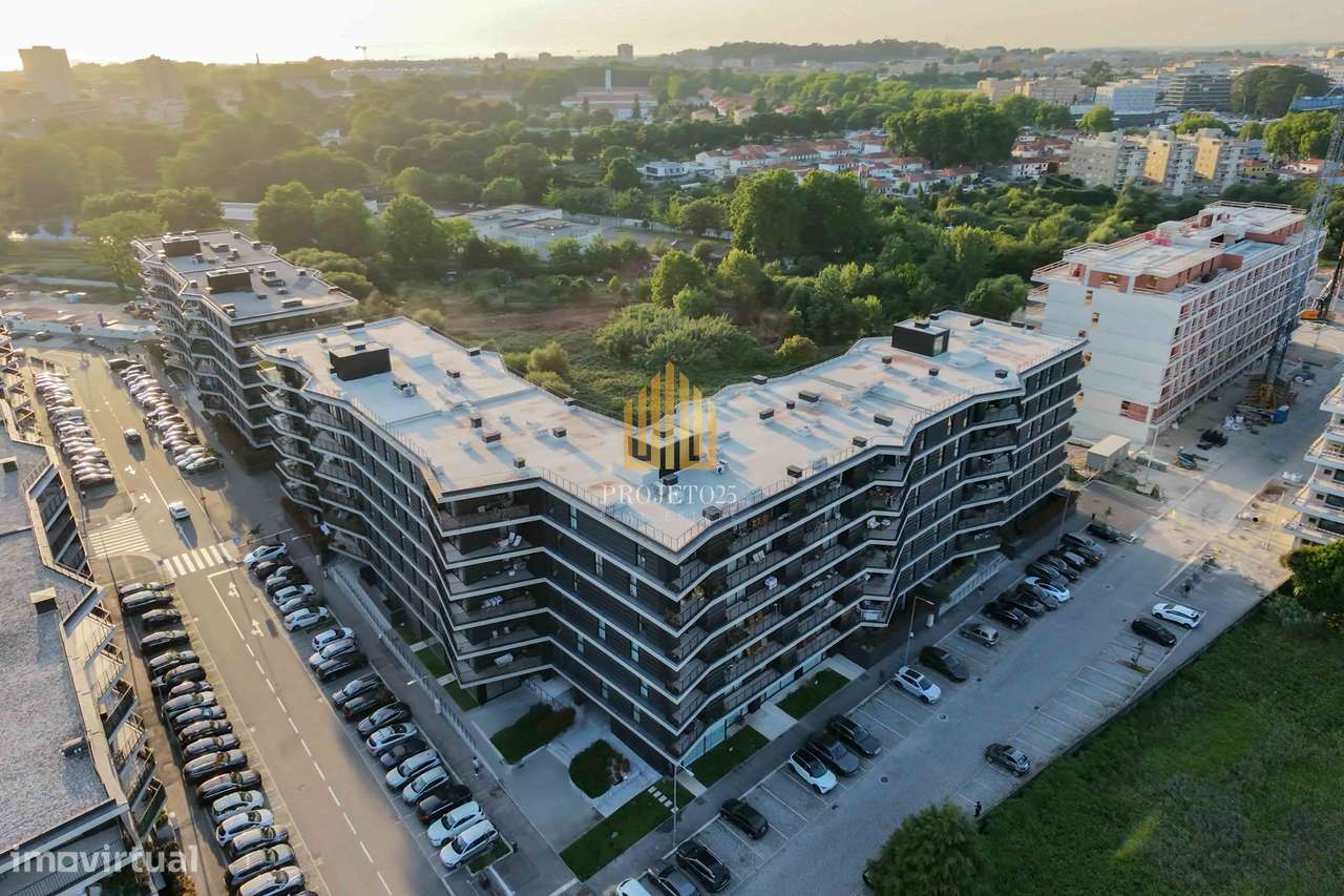 Luxuoso T2 Green Terrace, com grande varanda, zonas verdes e jardins.-40
