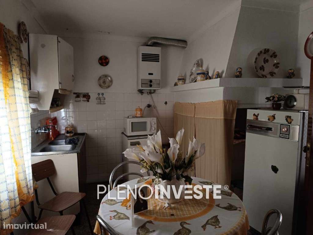 Moradia com garagem e terreno em Vale de Açor-6