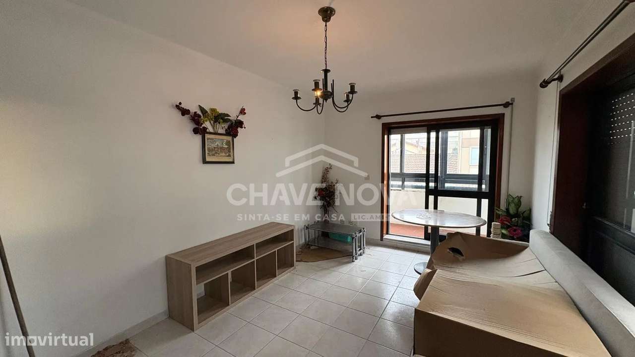 Apartamento T1 com Vista Mar e Excelente Exposição Solar - Grande imagem: 2/15