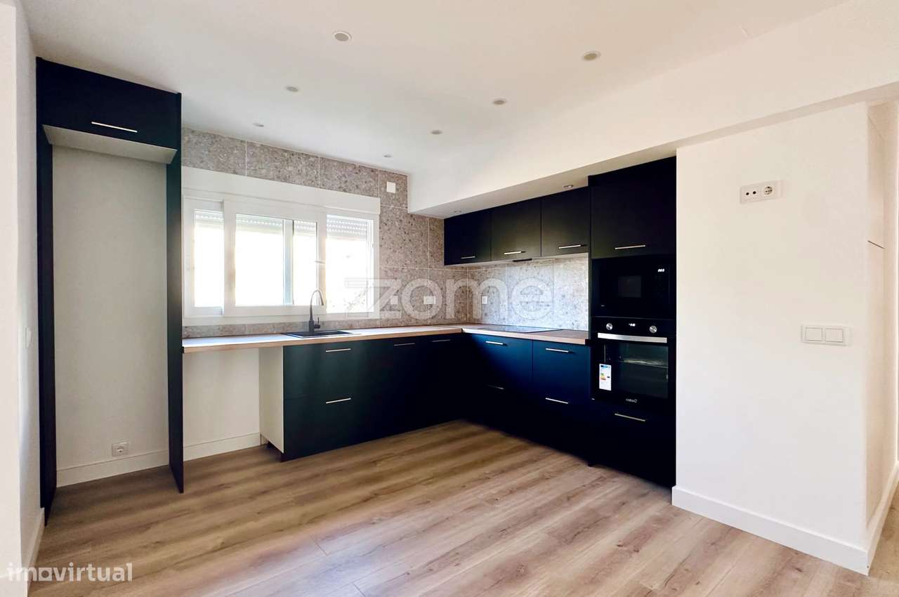 Apartamento T4 Renovado – Estilo Clean, Moderno e Pronto a Habitar. - Grande imagem: 4/31