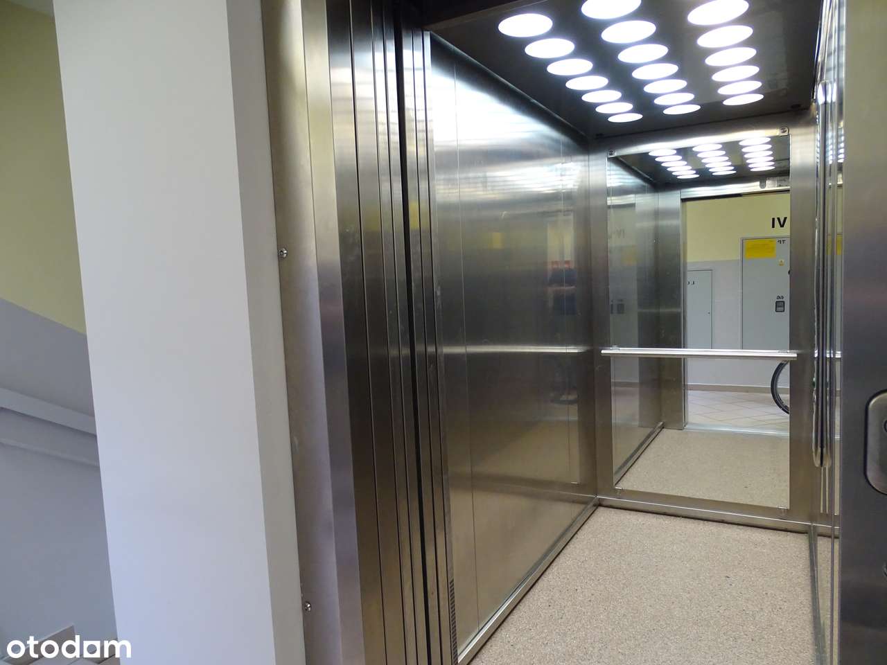 Dwa pokoje w nowoczesnym bloku na os. Batorego-12