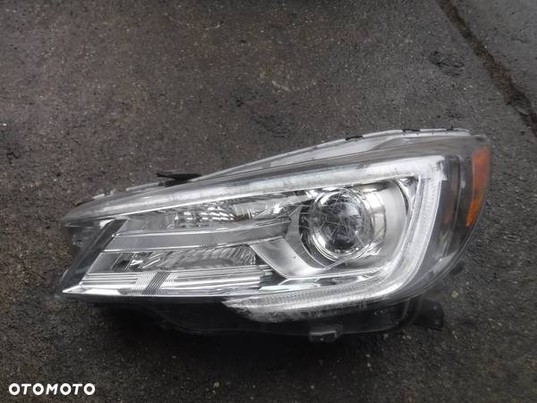 Subaru OUTBACK V lampa led przod uszkodzona - 1