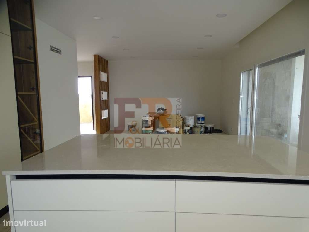 Moradia Isolada Térrea T4 com Garagem - Quinta do Anjo Palmela-22