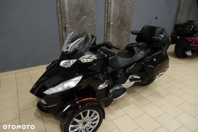 Can-Am Spyder - 28