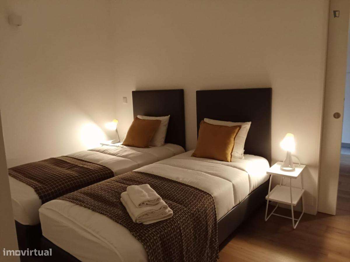 Apartamento com 1 quartos - localizado em Santa Marinha Porto - Grande imagem: 4/7