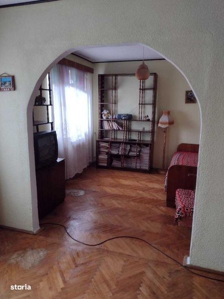 Vand apartament 4 camere