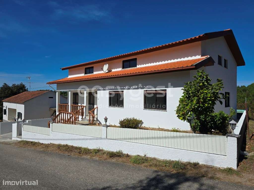 Moradia T3 com Terreno a 2 Minutos do Centro de Tábua - Grande imagem: 2/29