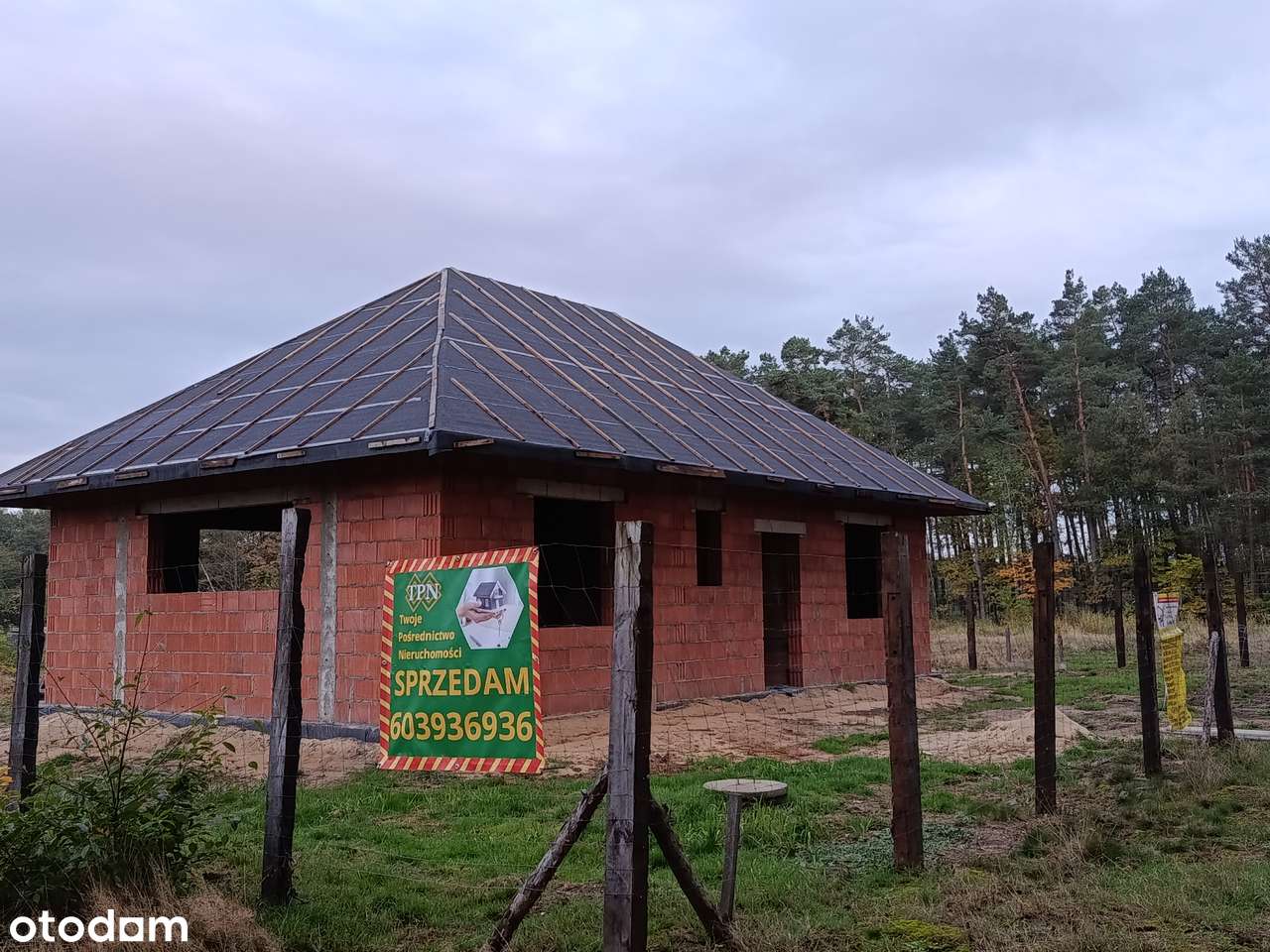 Dom  jednorodzinny w pięknej leśnej okolicy-15