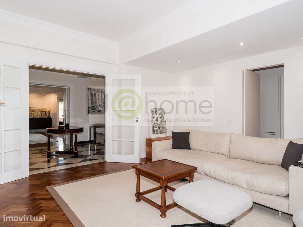 Apartamento T4+ 1 na Lapa-10