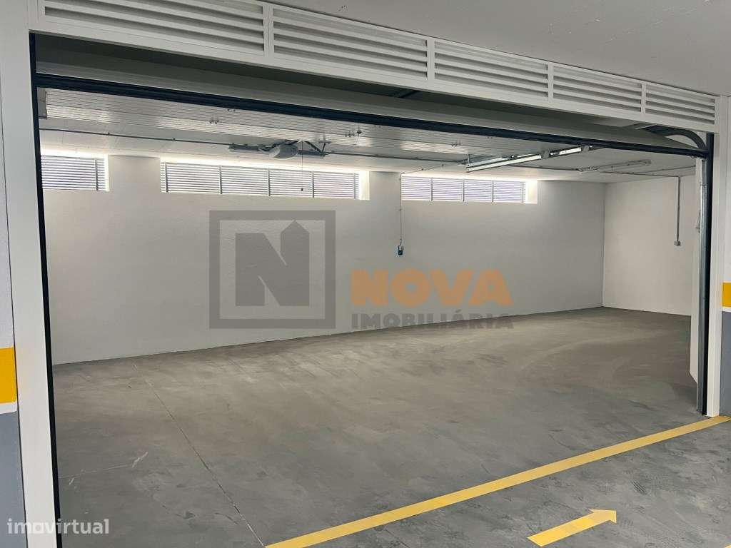 Apartamento T3 com Box para 3 Carros em Condomínio Privado com Piscina-20