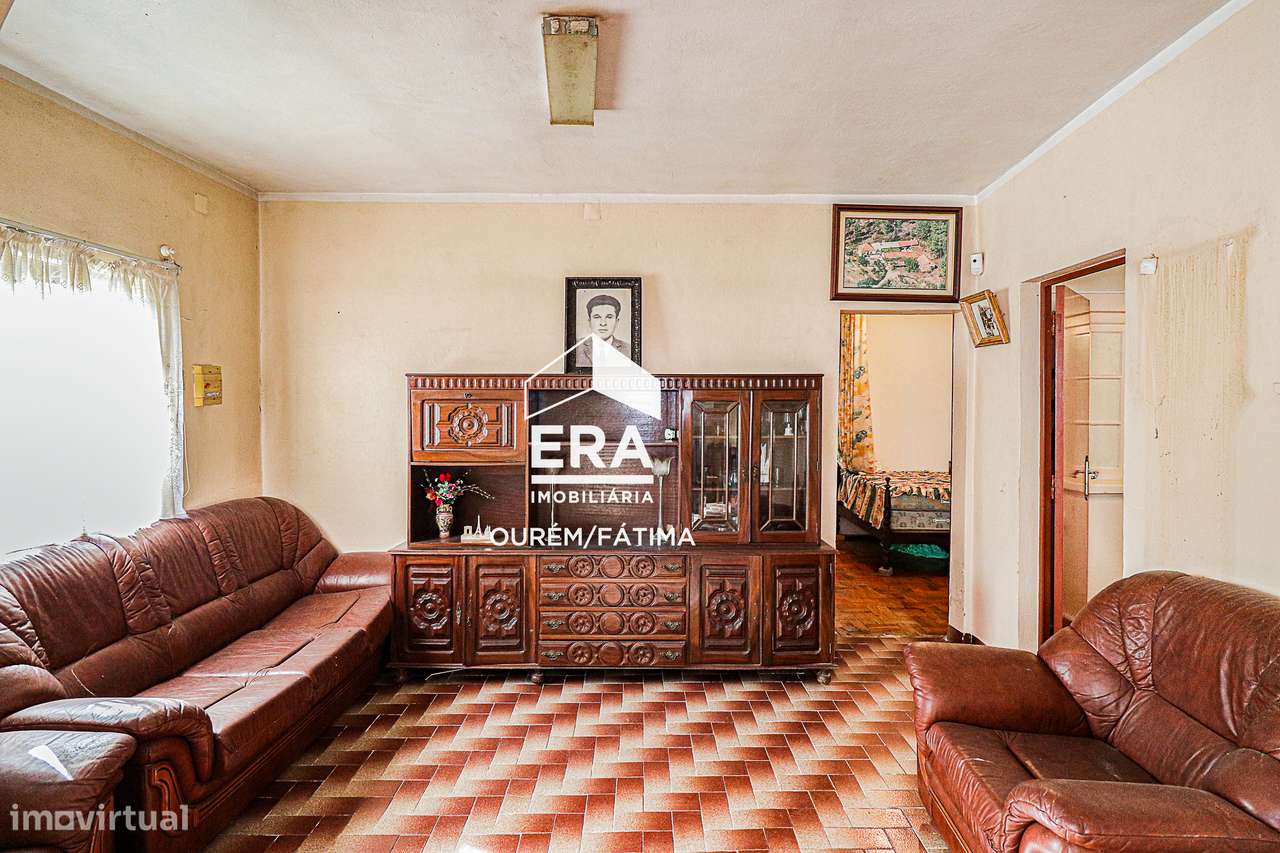 Moradia T3 implantada num terreno com 3.855m2 em Casal Domingos João-5