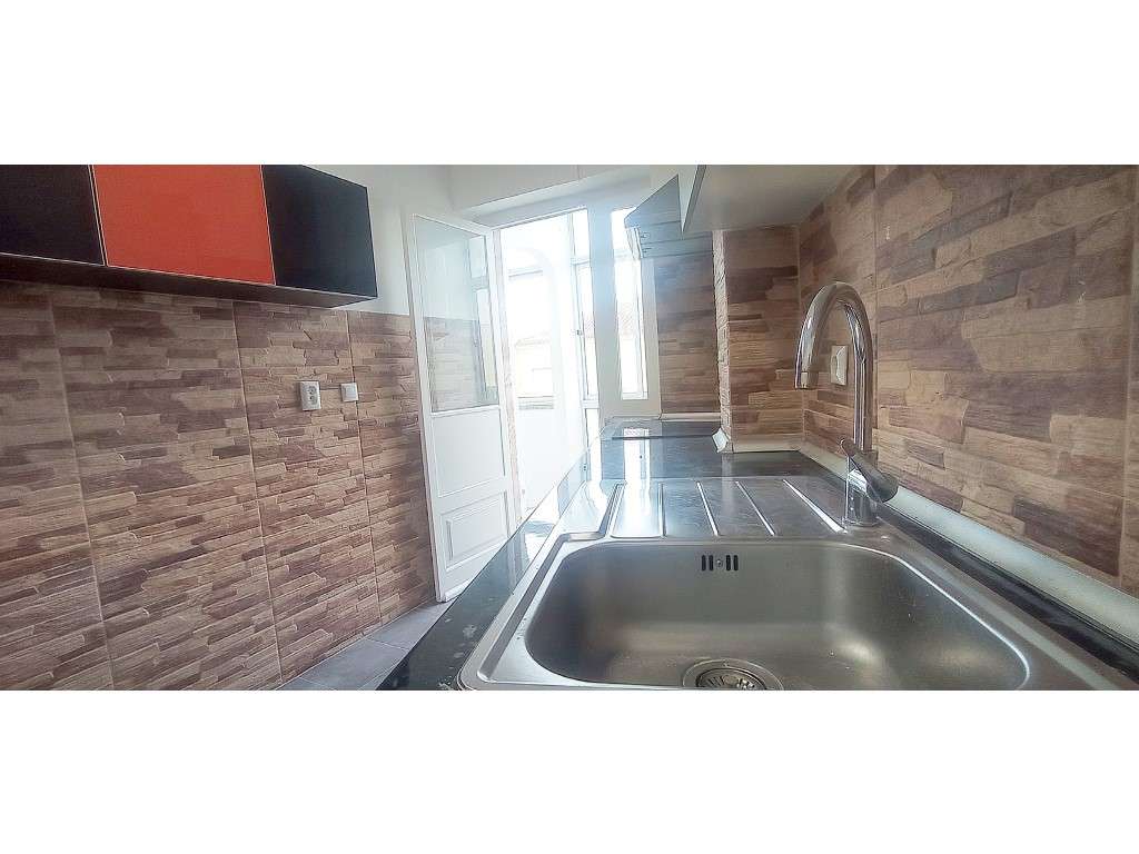 T2 Cacém em zona central perto de transportes-2