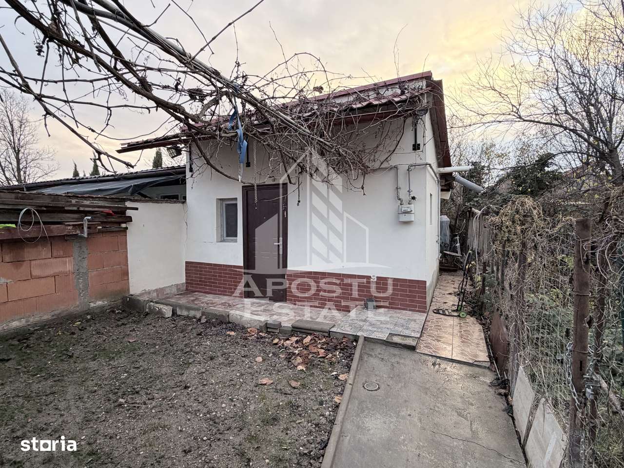Casa la curte comuna Dambovita malul Begai - Imagine principală: 4/7