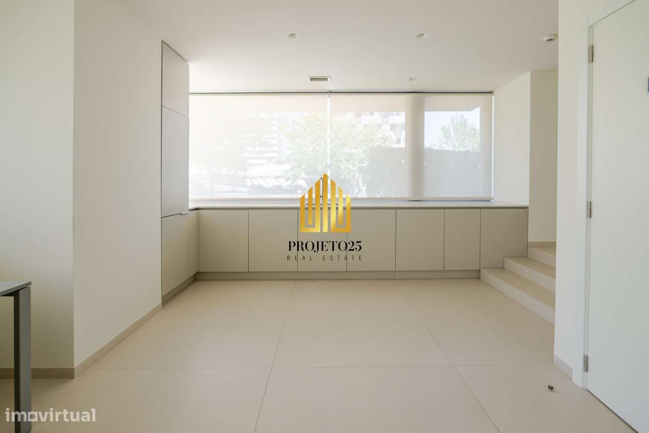 Apartamento T2, 3 Varandas Sul e Poente 13º Piso Vistas Deslumbrantes!-28