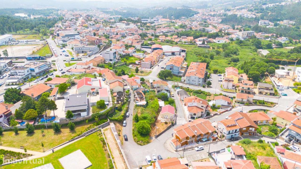Terreno de 800 m² com Projeto Aprovado | Moradia T3 Contemporânea | Sã-39