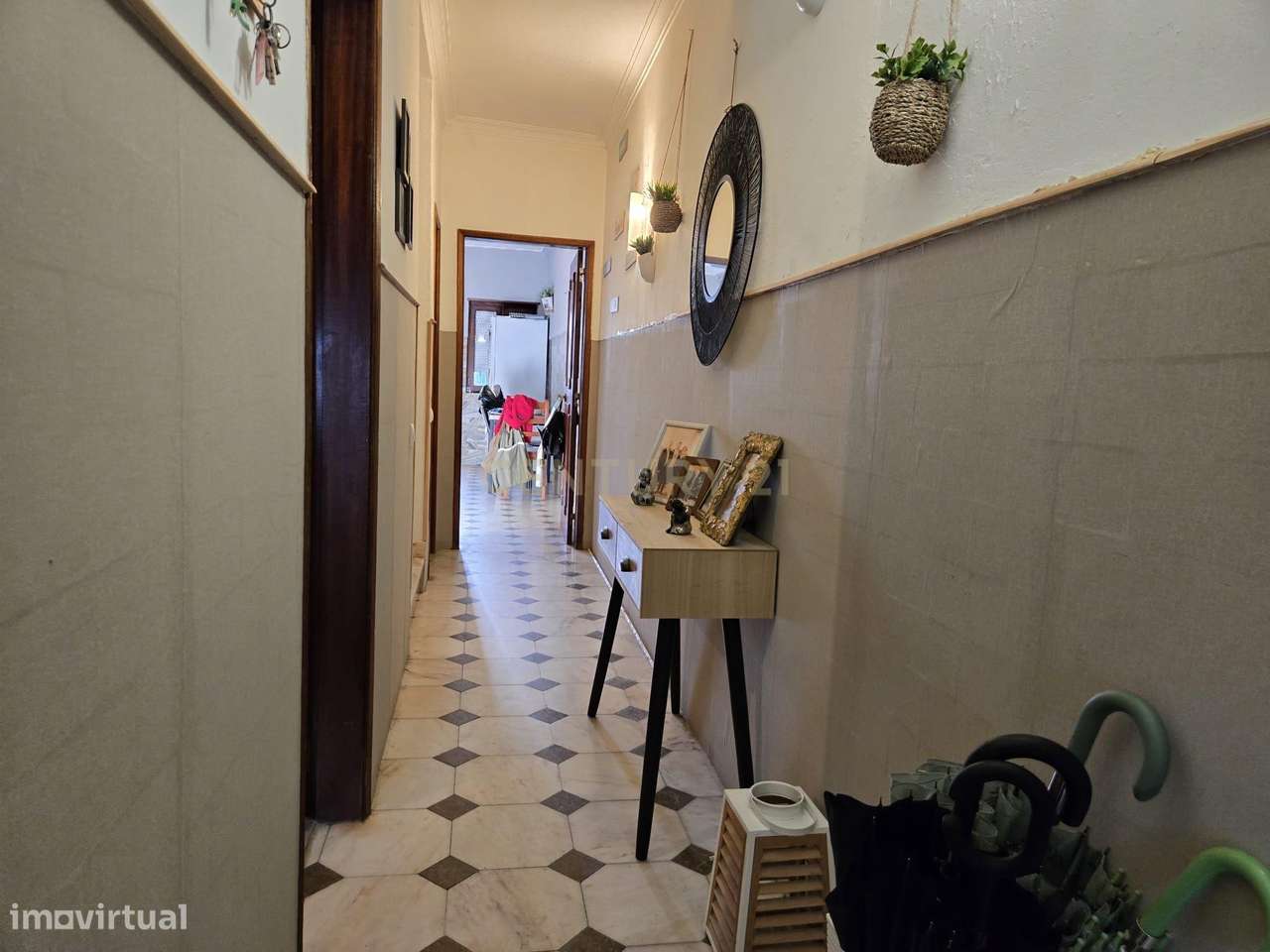 Moradia T4 pronta a habitar no centro de Alcains-5