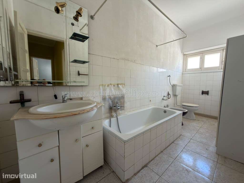 Apartamento no centro de Sesimbra para remodelação-10
