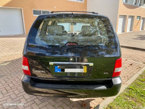 Kia Carnival 2.9 CRDi EX One - 5