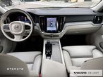 Volvo V60 Cross Country - 19