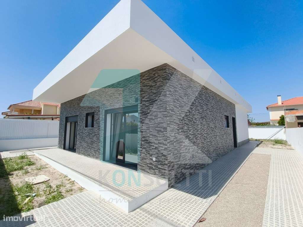 Moradia térrea T4 nova com boas áreas e jardim - Fernão Ferro-15