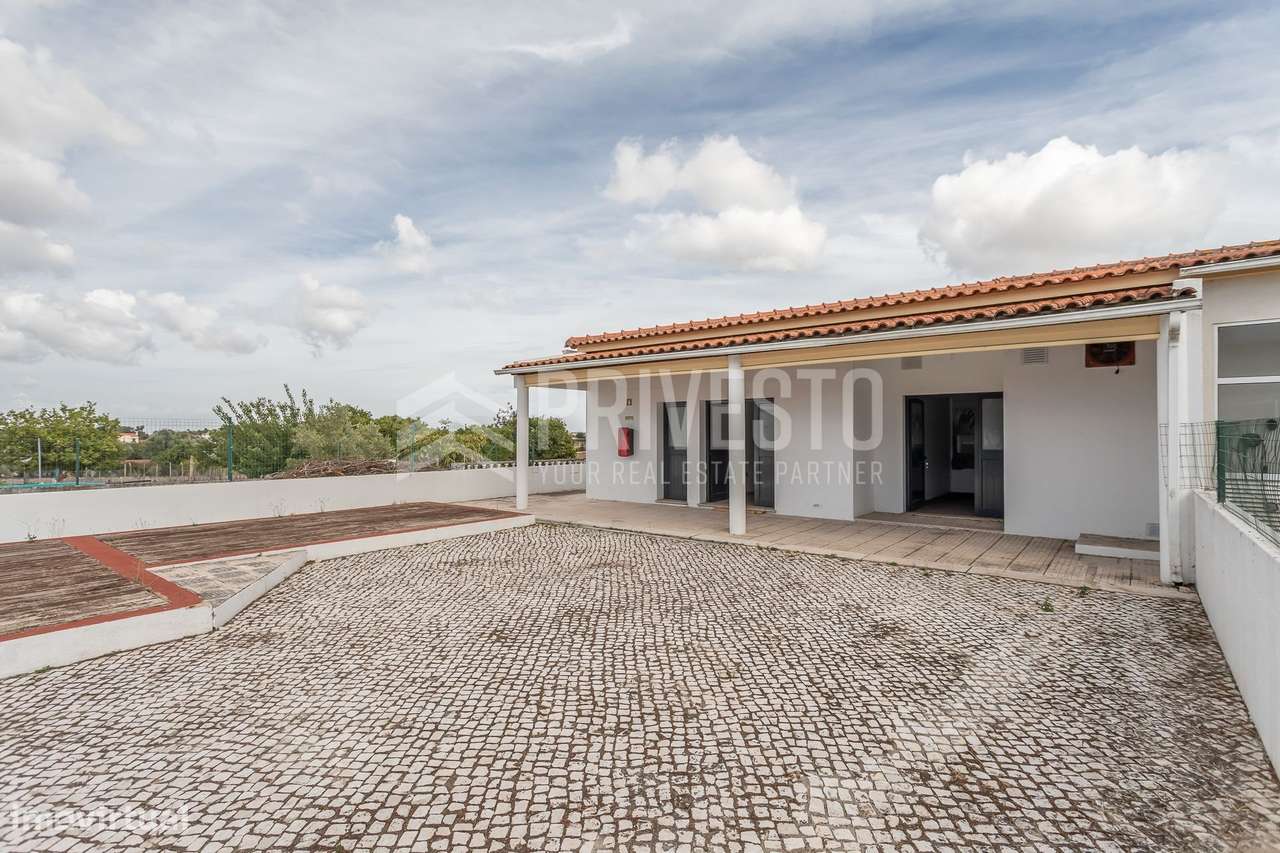 Moradia para Reabilitar inserida em terreno com 3000m2 - Quinta do Anj-12
