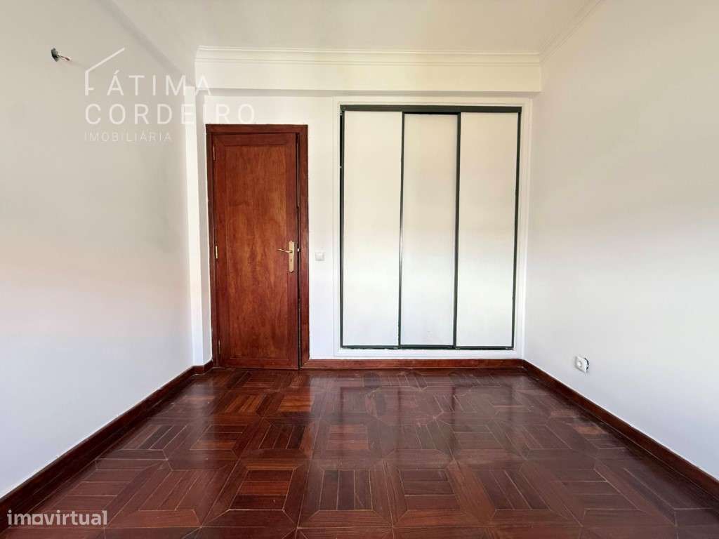 Moradia em Banda T4 no Feijó - Espaço, Conforto e Excelente Localiz...-10