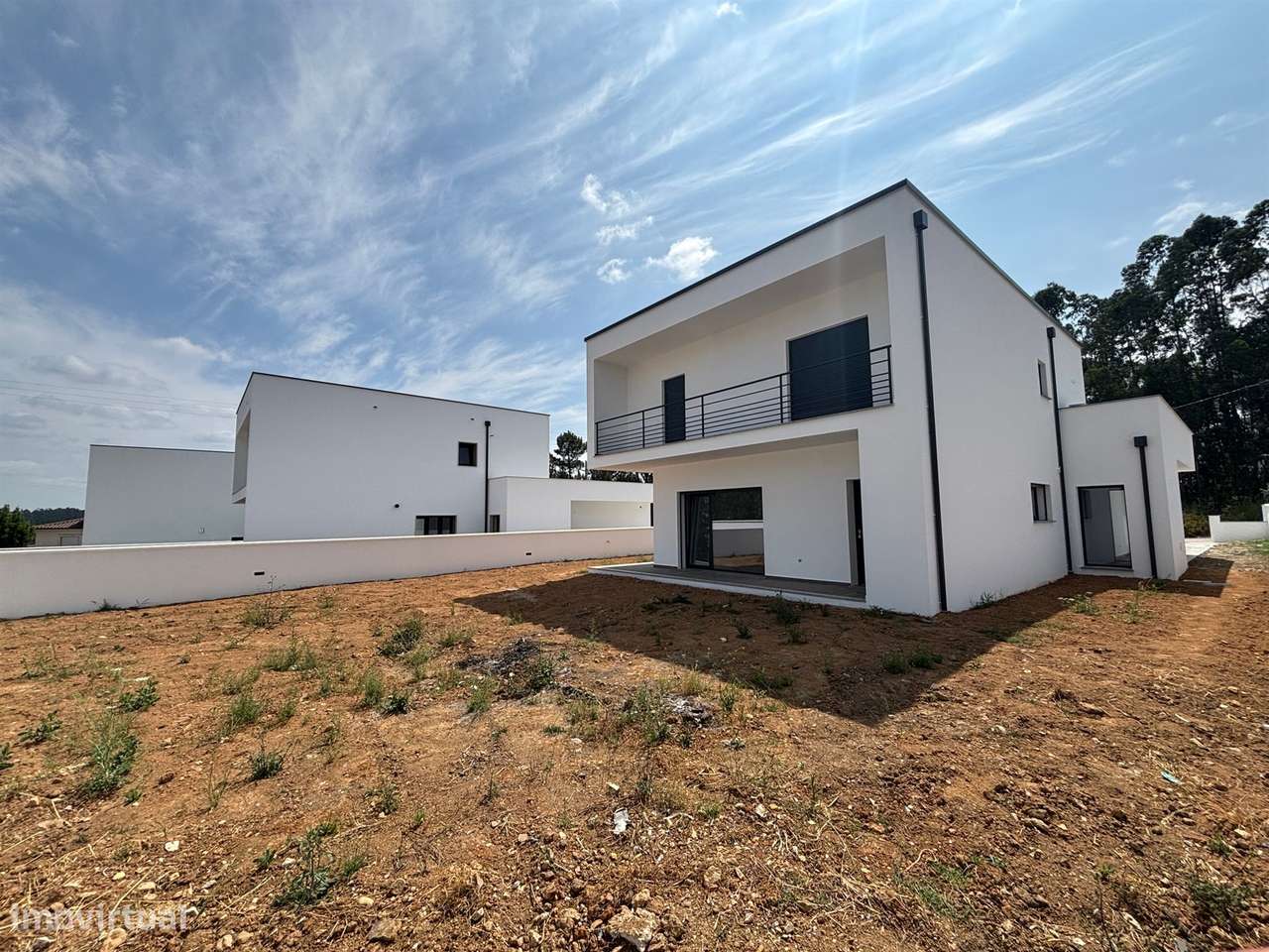 Moradia T4+1/ Terreno / Terraço / Nova / Caxarias-27